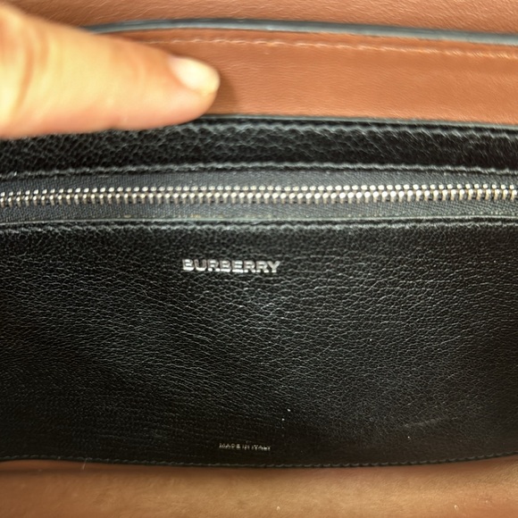Burberry handbag - Picture 9 of 11